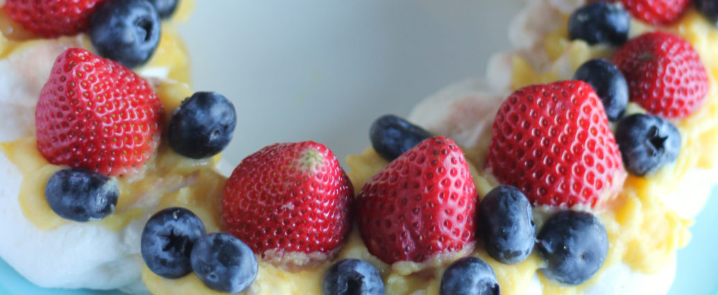 Sugar Free Pavlova with Lemon Curd with Fresh Berries. Try this delicous desert this holiday season.